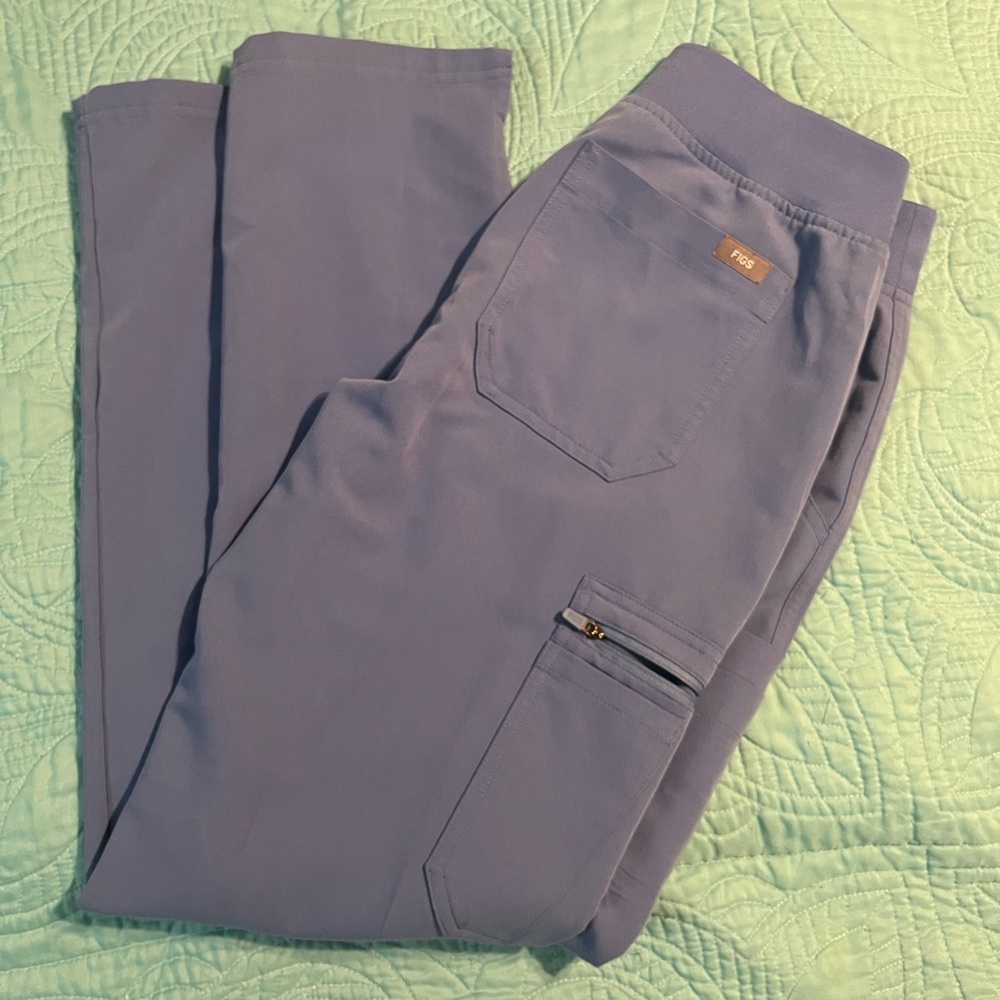 Figs Technical Collection Scrub Pants in ceil blue small